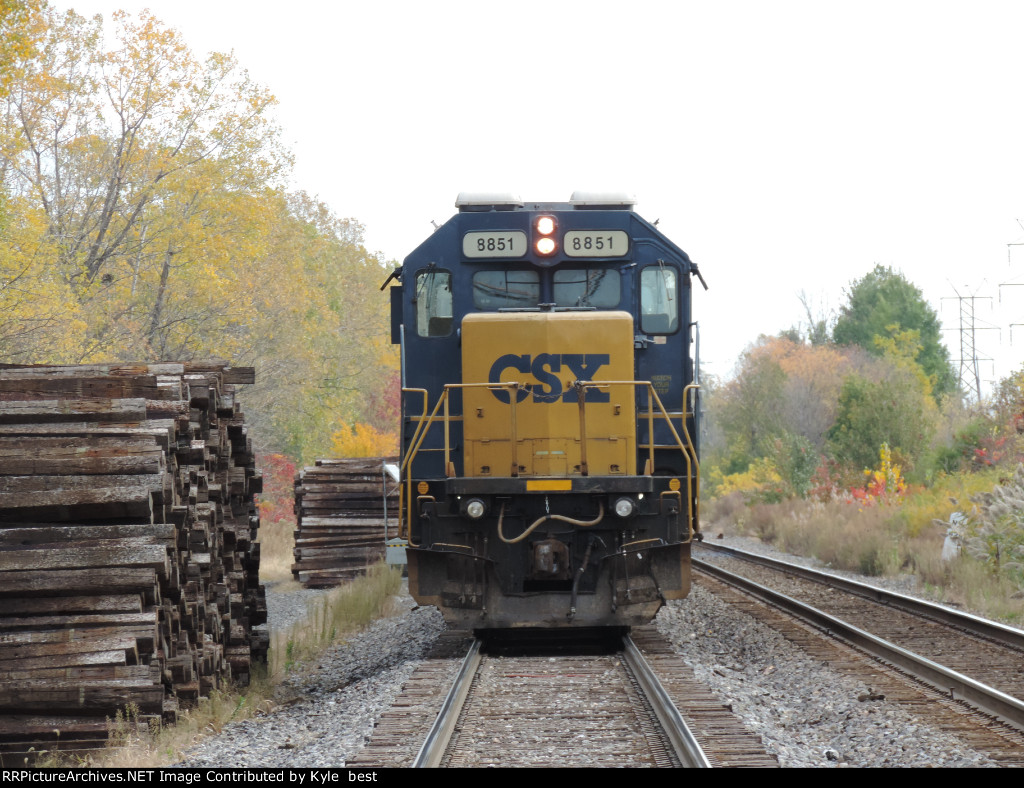 CSX 8851 front 